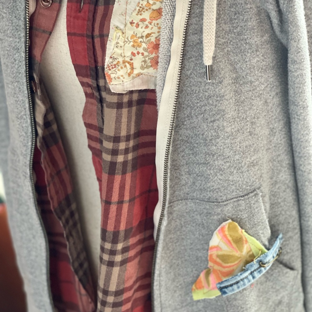 Gray Quilted Hoodie With Patchwork Tree Design - image 2